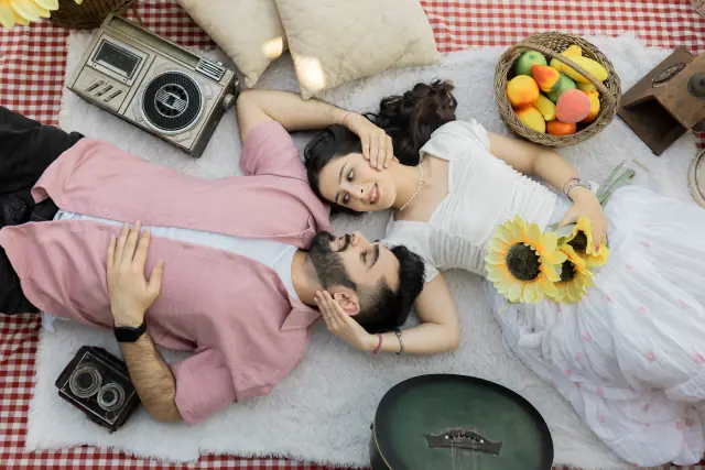 Cine City pre wedding photograph 13