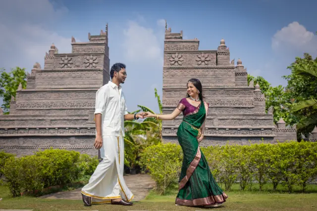 Cine City pre wedding photograph 36