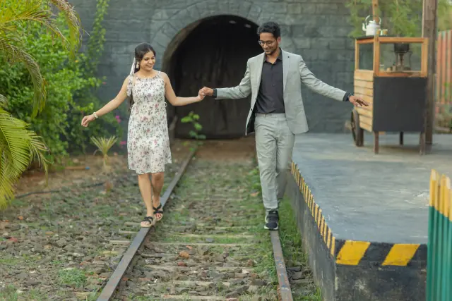 Cine City pre wedding photograph 52