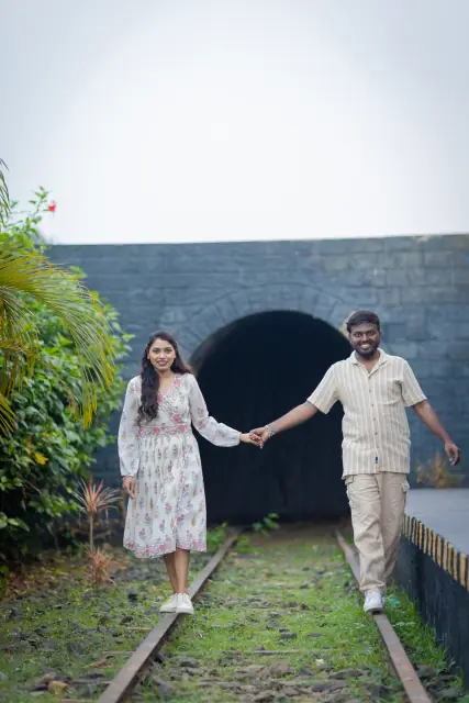 Cine City pre wedding photograph 56