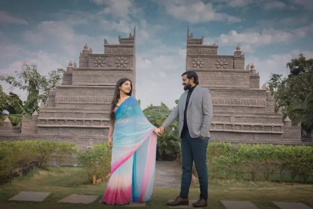 Cine City pre wedding photograph 174
