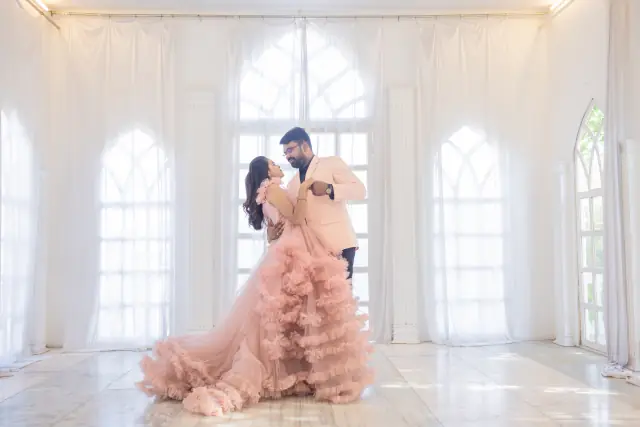 Cine City pre wedding photograph 188