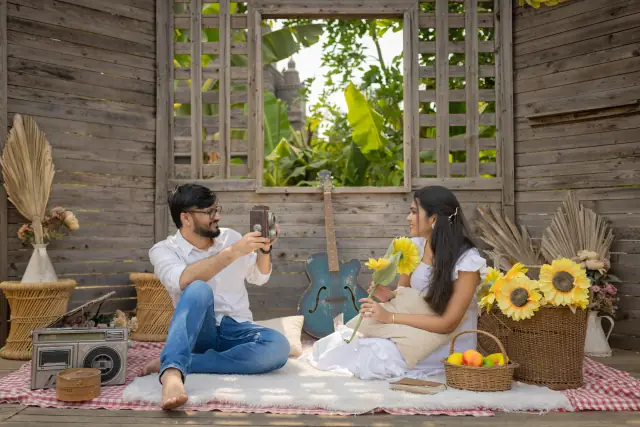 Cine City pre wedding photograph 248
