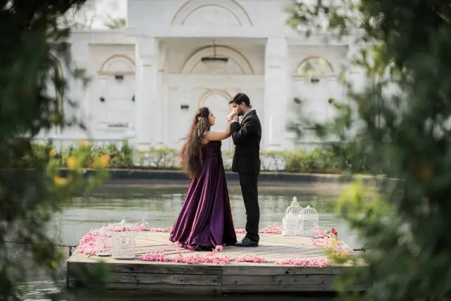 Cine City pre wedding photograph 308