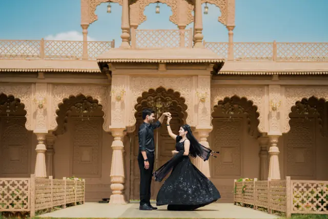 Cine City pre wedding photograph 314