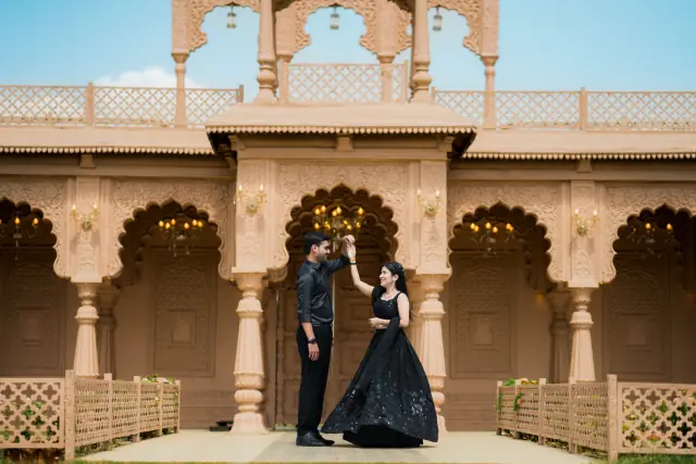 Cine City pre wedding photograph 316