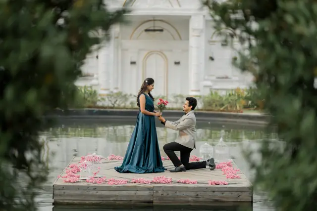 Cine City pre wedding photograph 330
