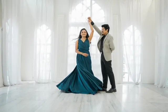 Cine City pre wedding photograph 336